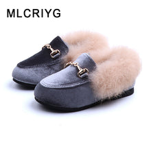 Load image into Gallery viewer, New Winter Kids Fur Shoes Baby Girls Warm Flats Children Pu Leather Princess Shoes Toddler Brand Black Loafer Fashion Moccasin